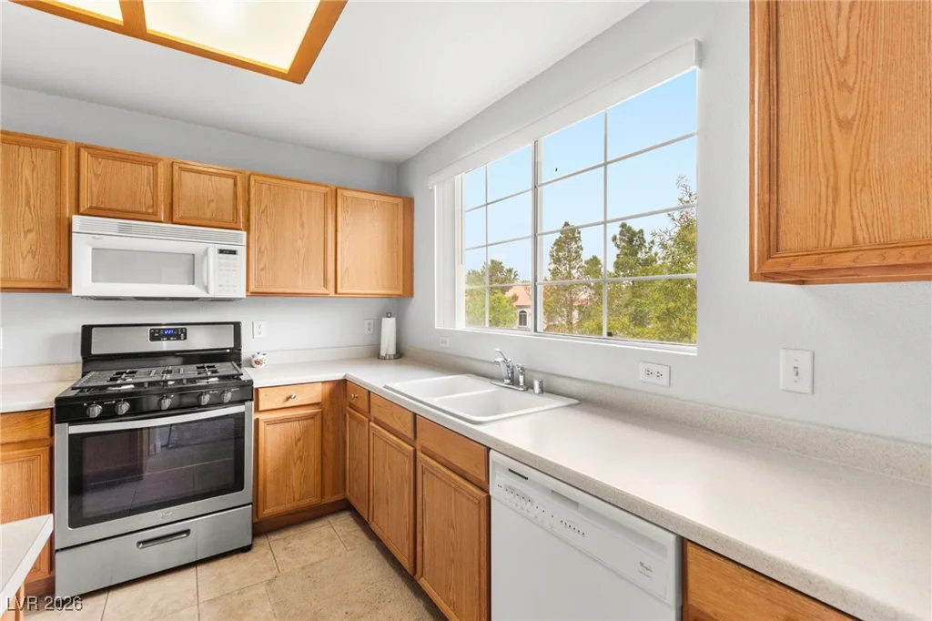 830 Carnegie, Henderson, NV 89052