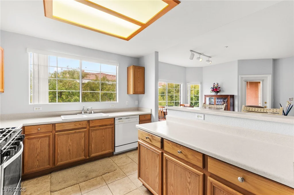 830 Carnegie, Henderson, NV 89052