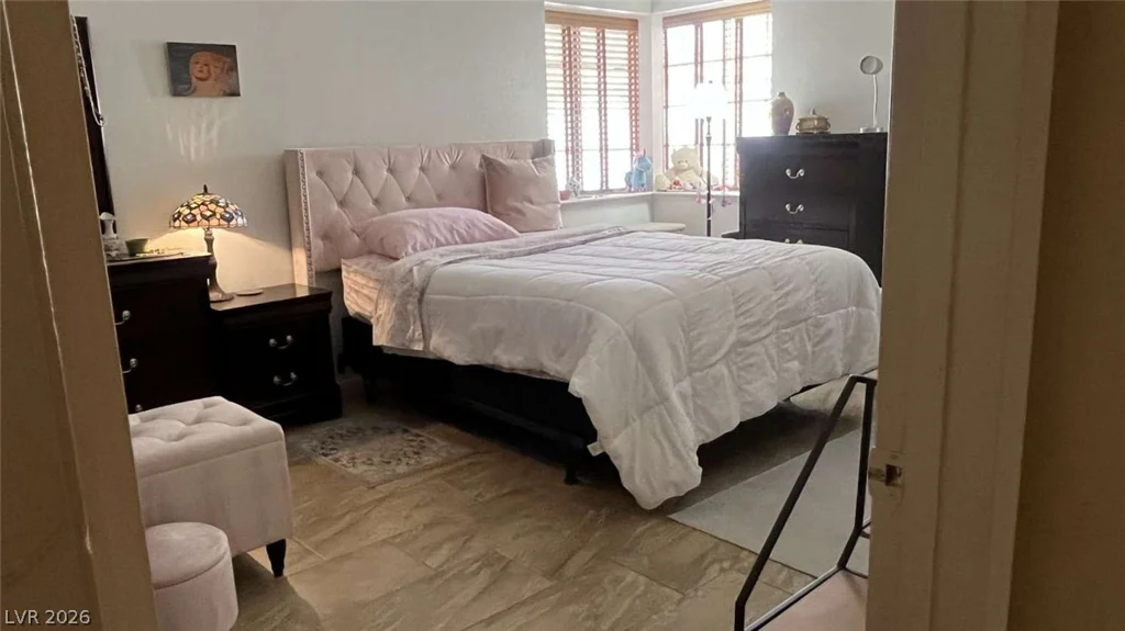 5832 Sutcliffe, Las Vegas, NV 89110