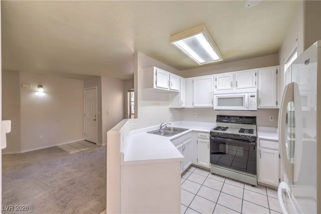 698 Racetrack, Henderson, NV 89015