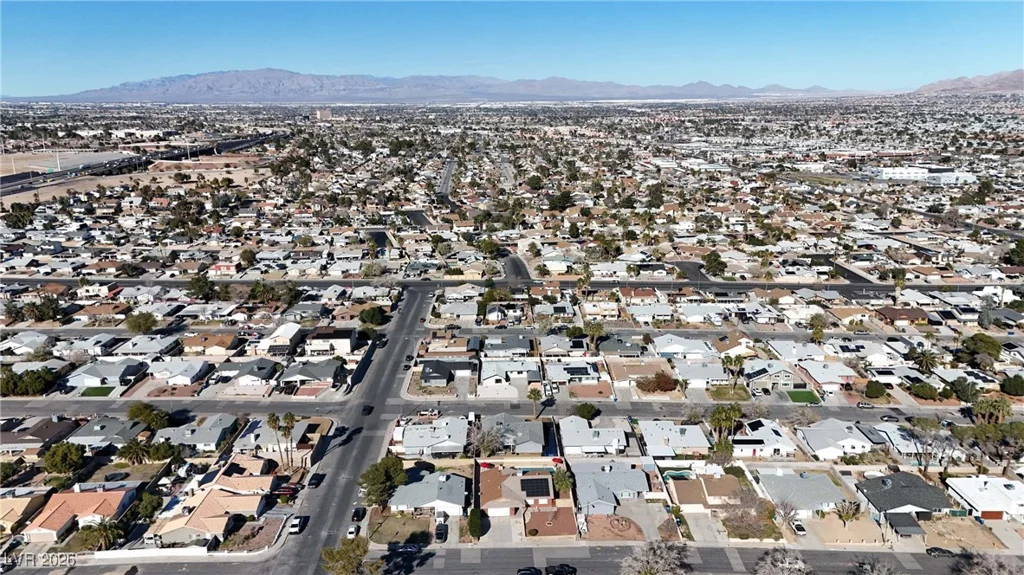 4422 El Como, Las Vegas, NV 89121