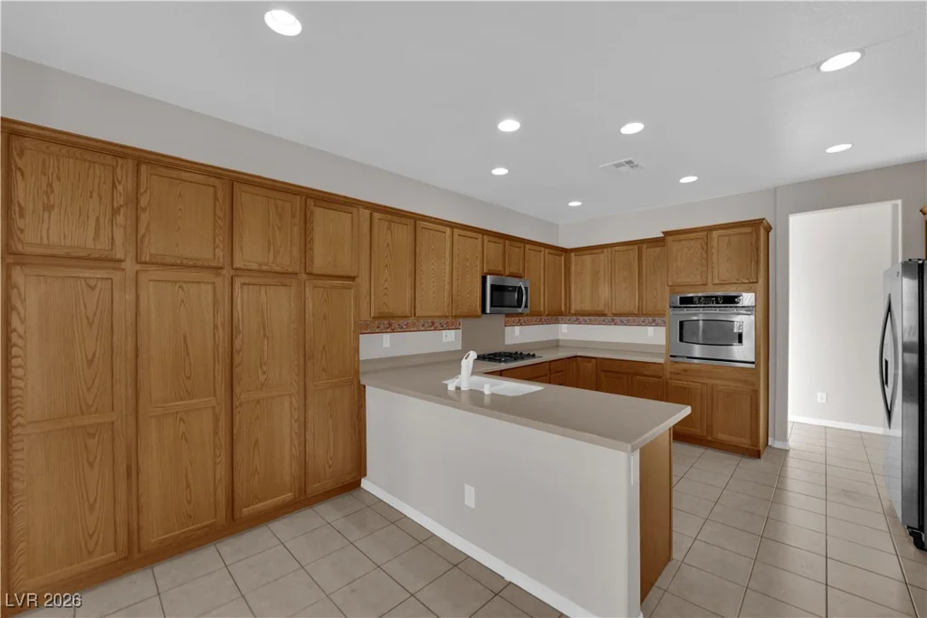 7304 Royal Melbourne, Las Vegas, NV 89131
