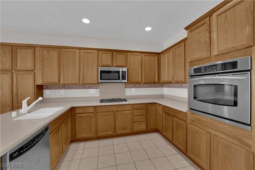 7304 Royal Melbourne, Las Vegas, NV 89131