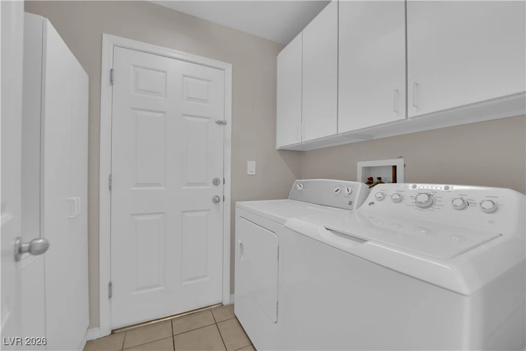 7304 Royal Melbourne, Las Vegas, NV 89131