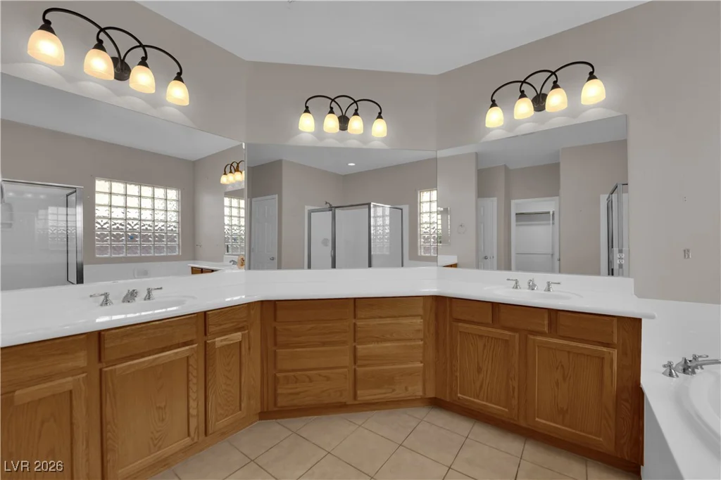 7304 Royal Melbourne, Las Vegas, NV 89131