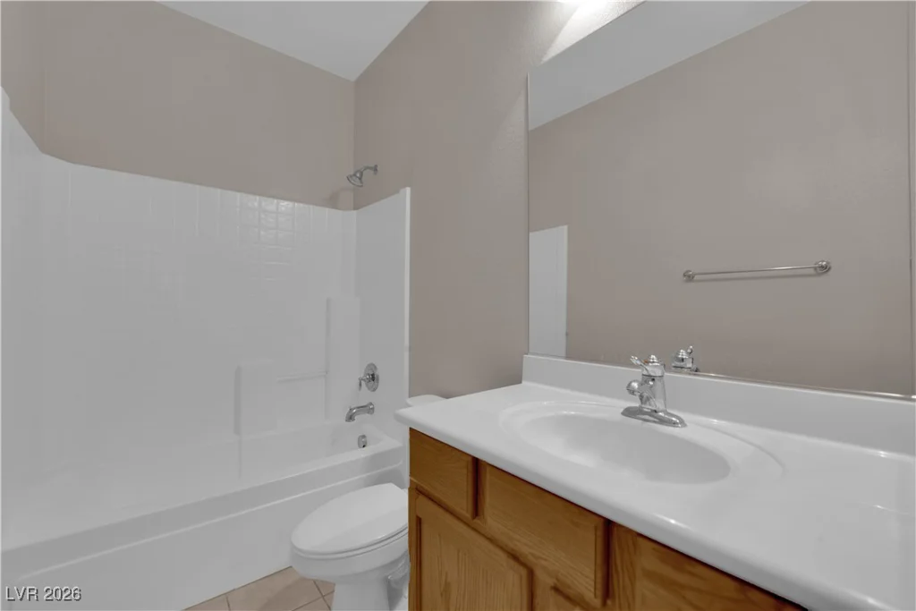 7304 Royal Melbourne, Las Vegas, NV 89131