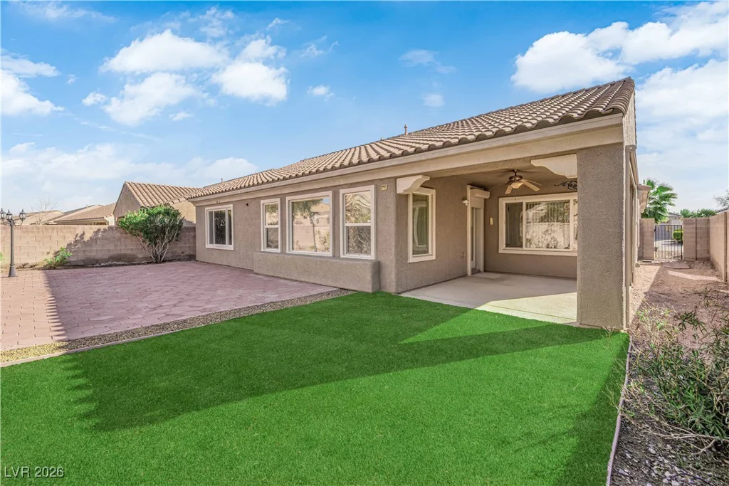 7304 Royal Melbourne, Las Vegas, NV 89131