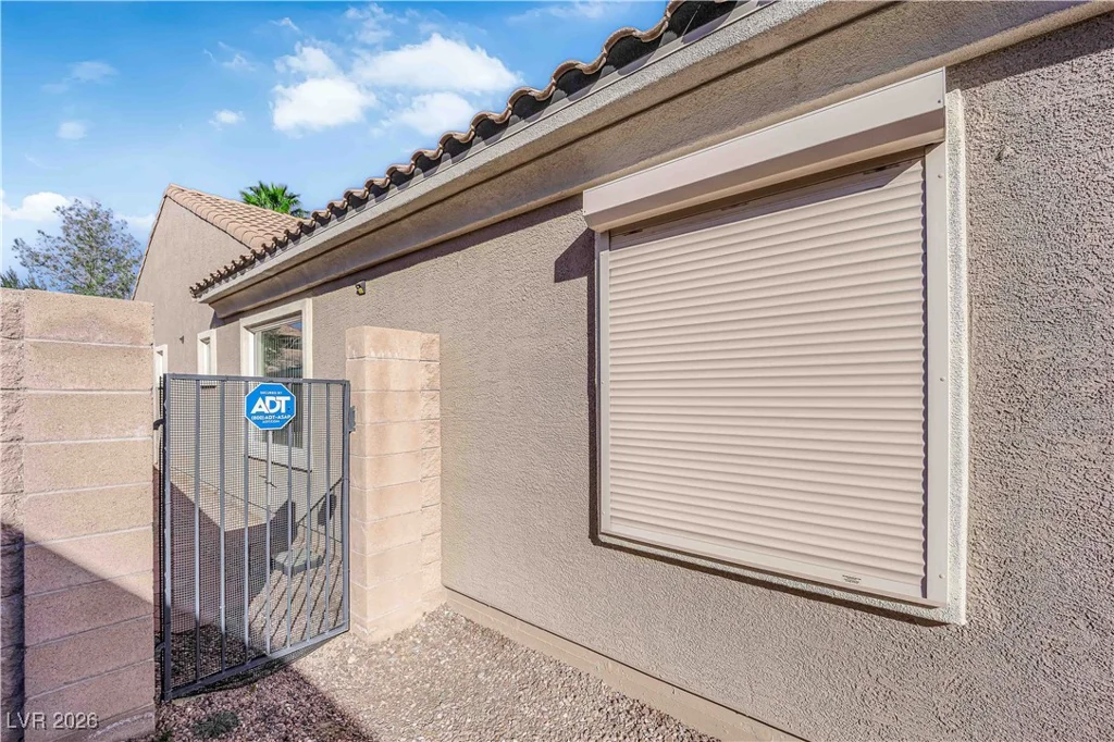 7304 Royal Melbourne, Las Vegas, NV 89131