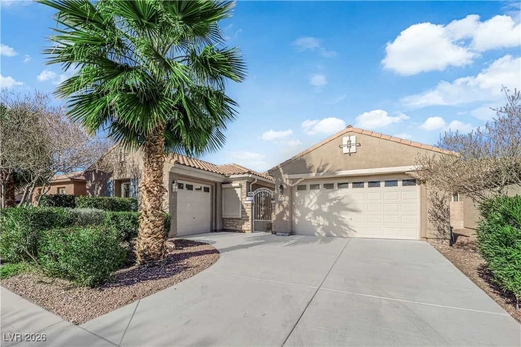 7304 Royal Melbourne, Las Vegas, NV 89131