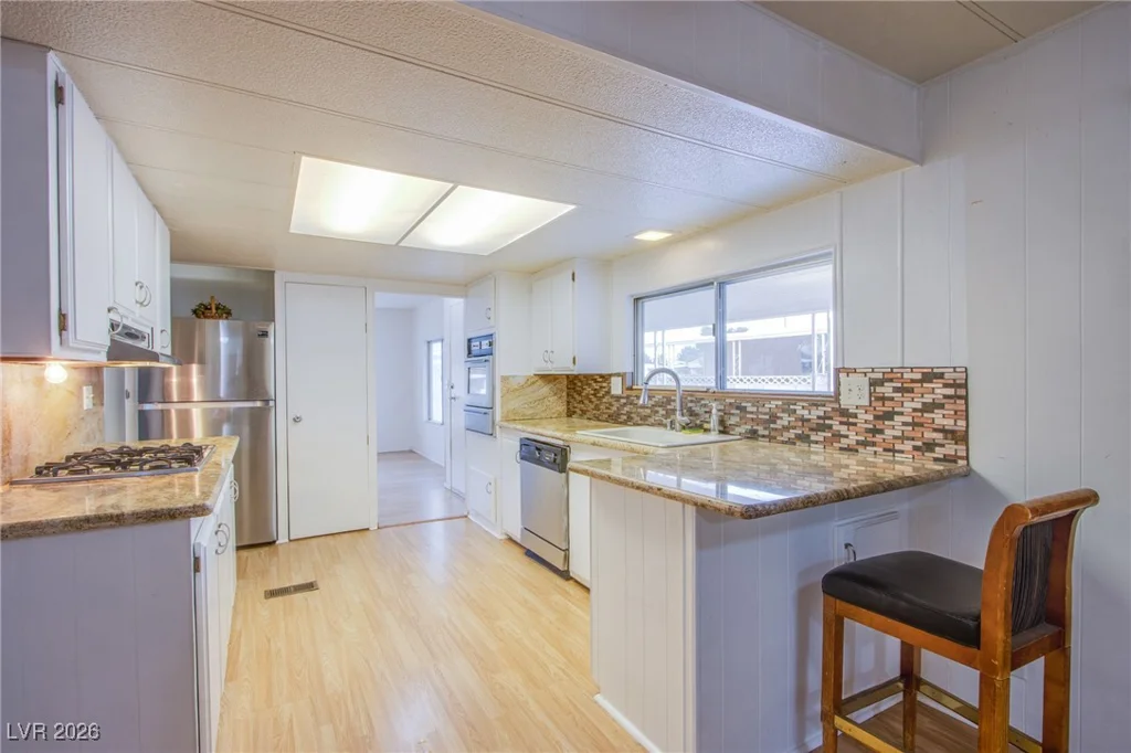 360 Sir Richard East, Las Vegas, NV 89110