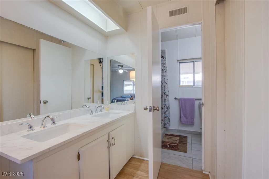 360 Sir Richard East, Las Vegas, NV 89110