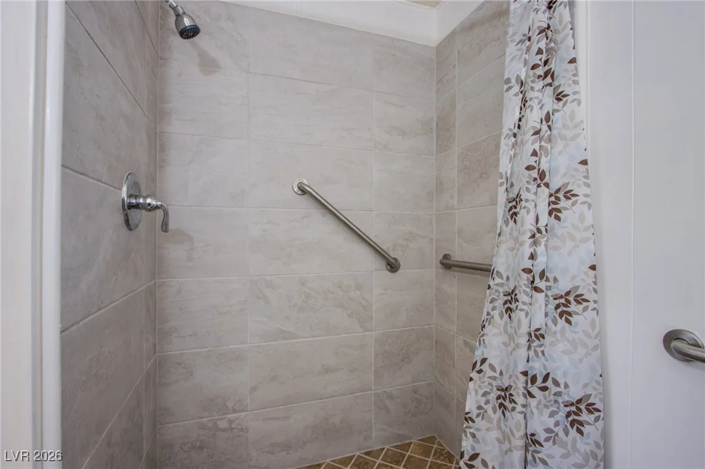 360 Sir Richard East, Las Vegas, NV 89110