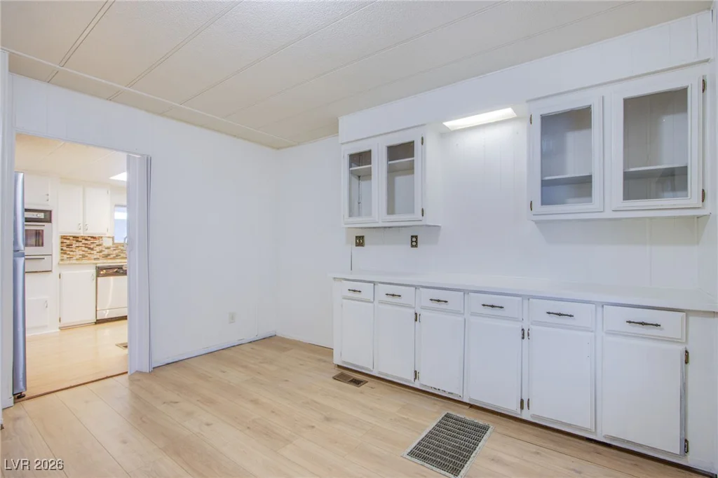 360 Sir Richard East, Las Vegas, NV 89110