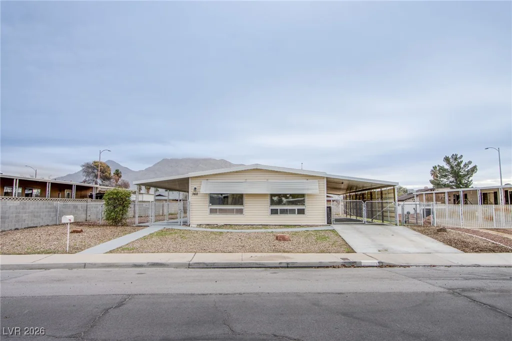 360 Sir Richard East, Las Vegas, NV 89110