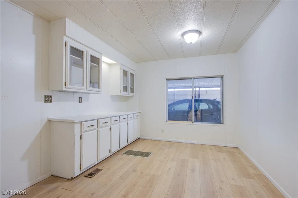 360 Sir Richard East, Las Vegas, NV 89110