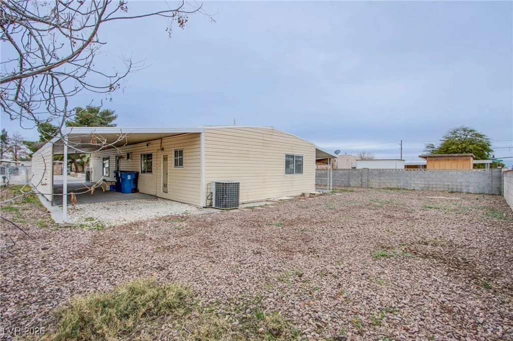 360 Sir Richard East, Las Vegas, NV 89110
