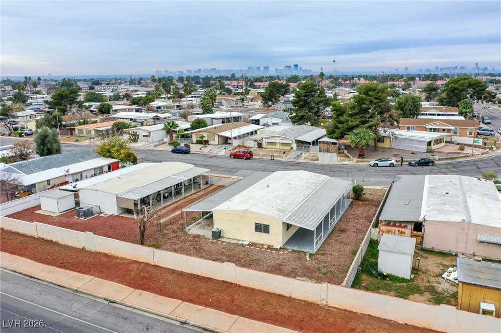 360 Sir Richard East, Las Vegas, NV 89110