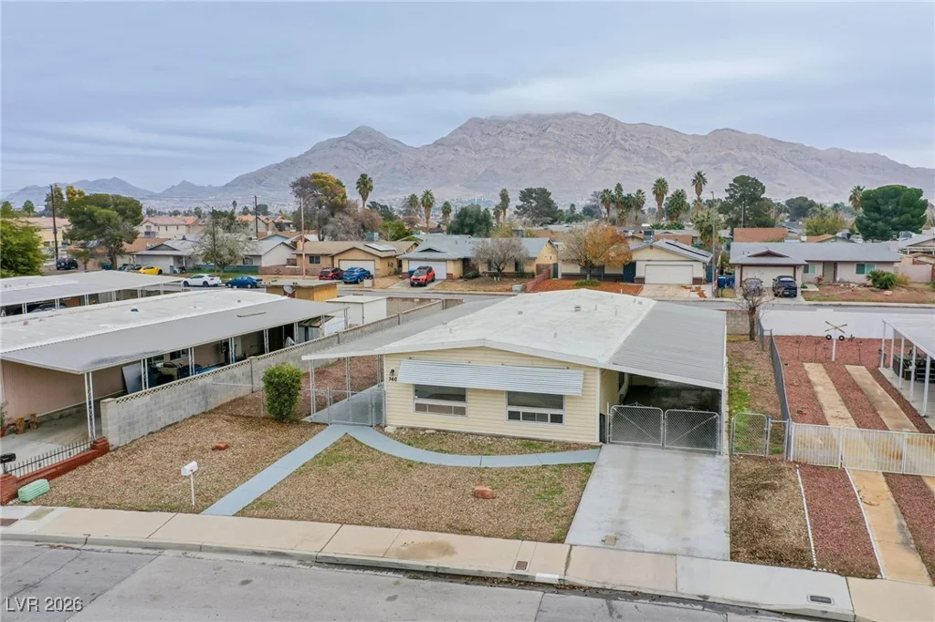 360 Sir Richard East, Las Vegas, NV 89110