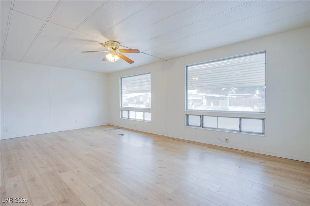 360 Sir Richard East, Las Vegas, NV 89110