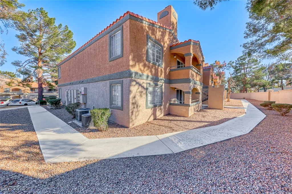 211 Mission Laguna, Las Vegas, NV 89107