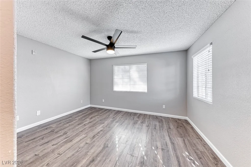 211 Mission Laguna, Las Vegas, NV 89107