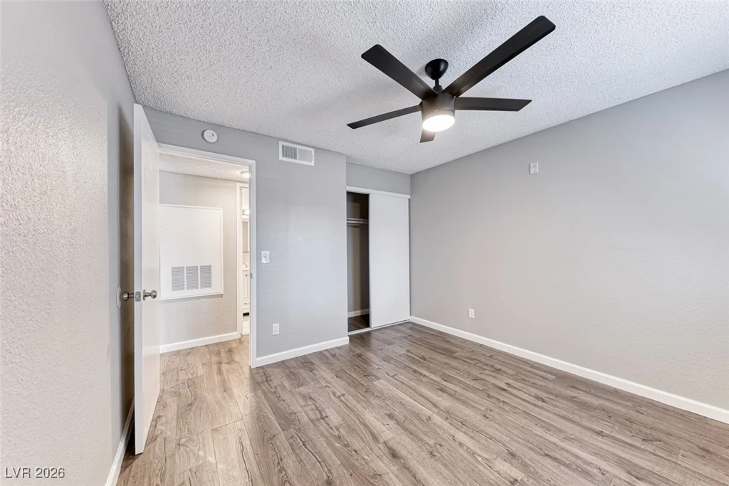 211 Mission Laguna, Las Vegas, NV 89107