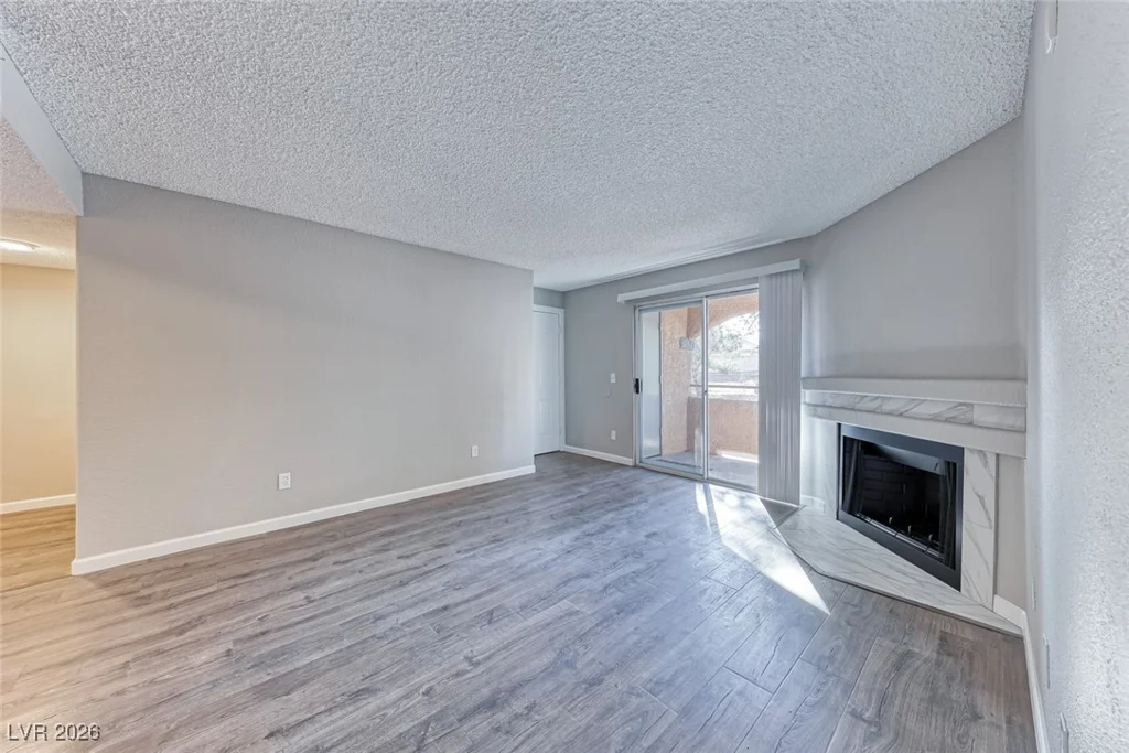 211 Mission Laguna, Las Vegas, NV 89107