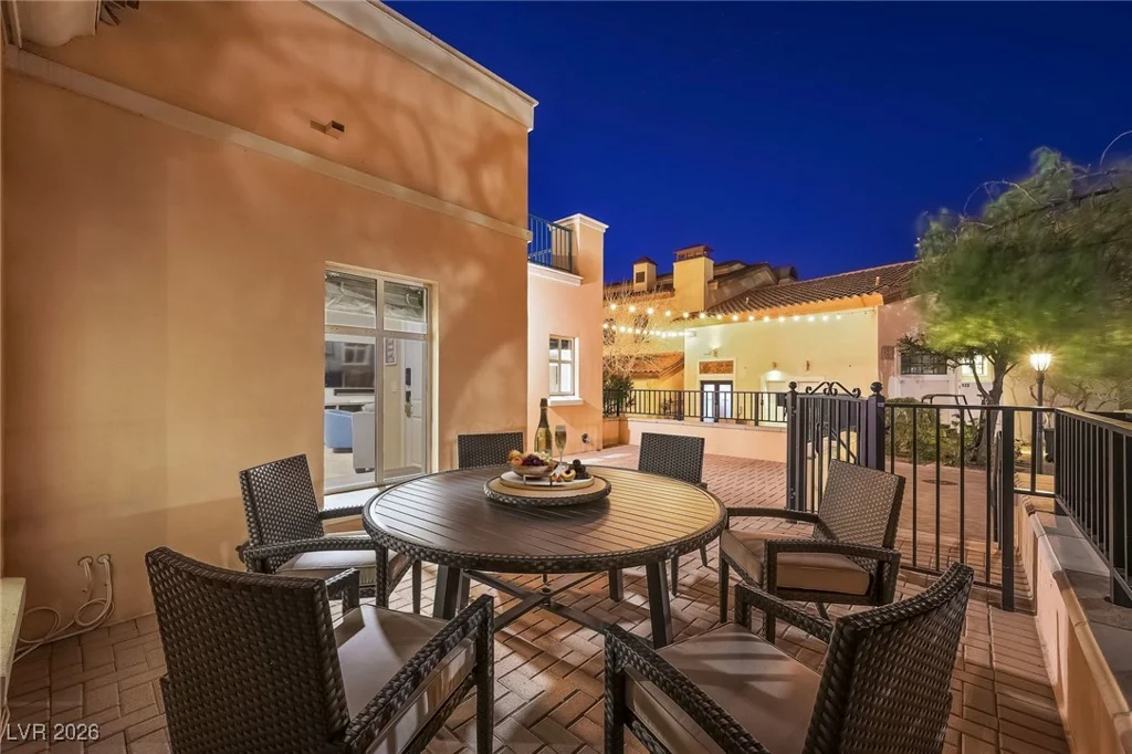 30 Strada Di Villaggio, Henderson, NV 89011