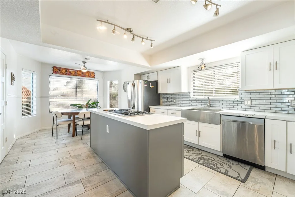 8 Hummingbird, Henderson, NV 89014