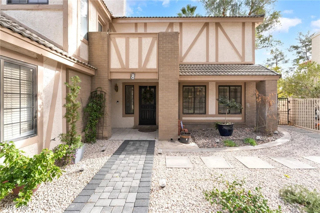 8 Hummingbird, Henderson, NV 89014