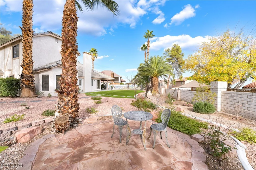 8 Hummingbird, Henderson, NV 89014