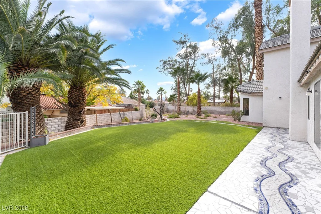 8 Hummingbird, Henderson, NV 89014