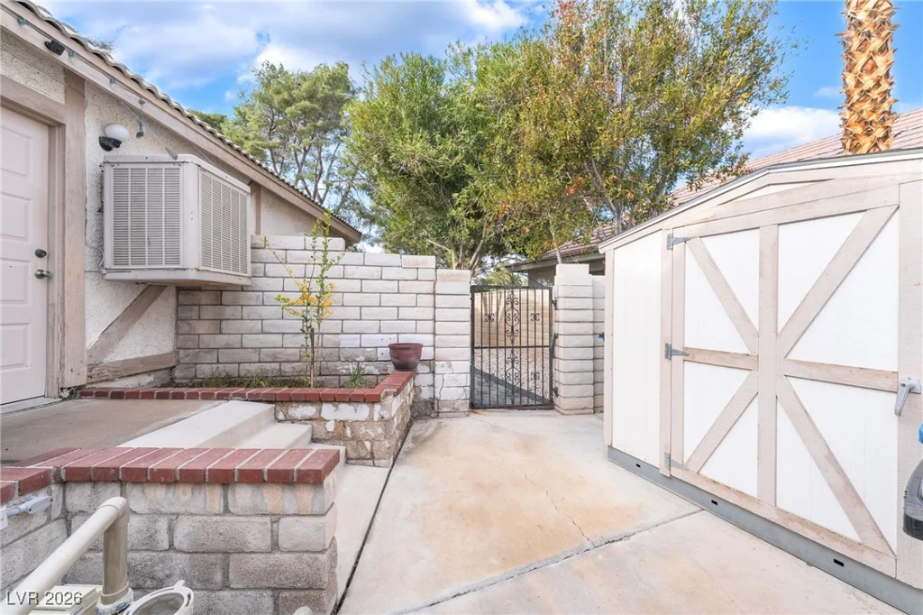 8 Hummingbird, Henderson, NV 89014