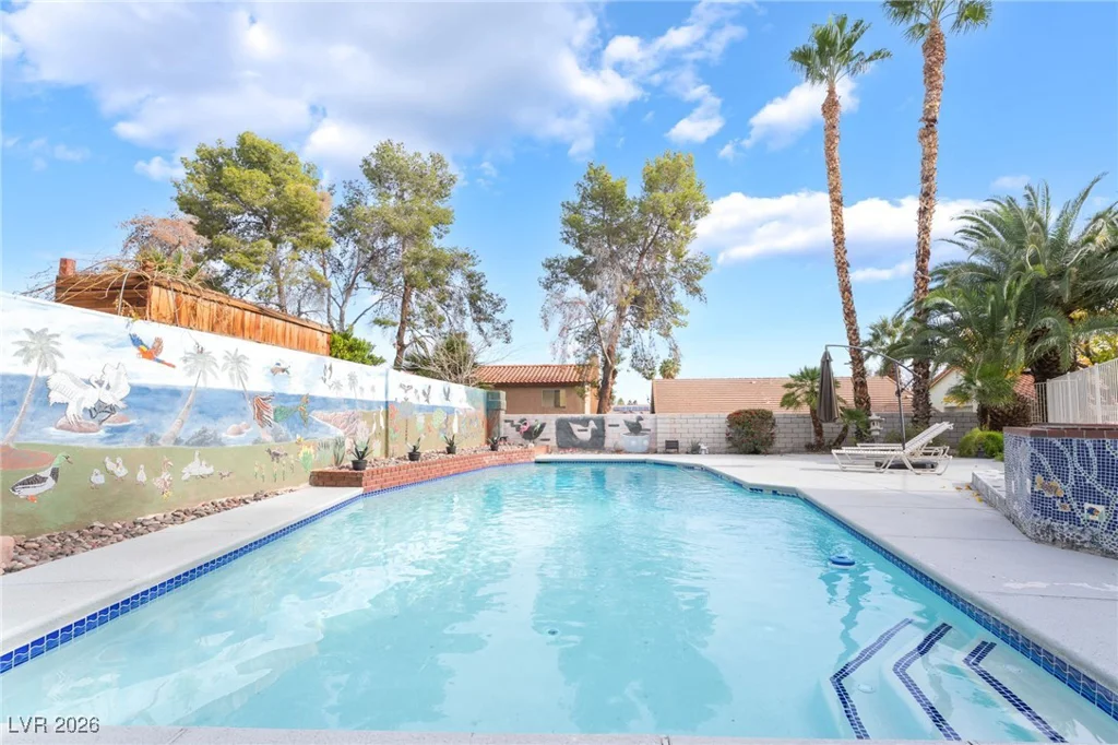 8 Hummingbird, Henderson, NV 89014