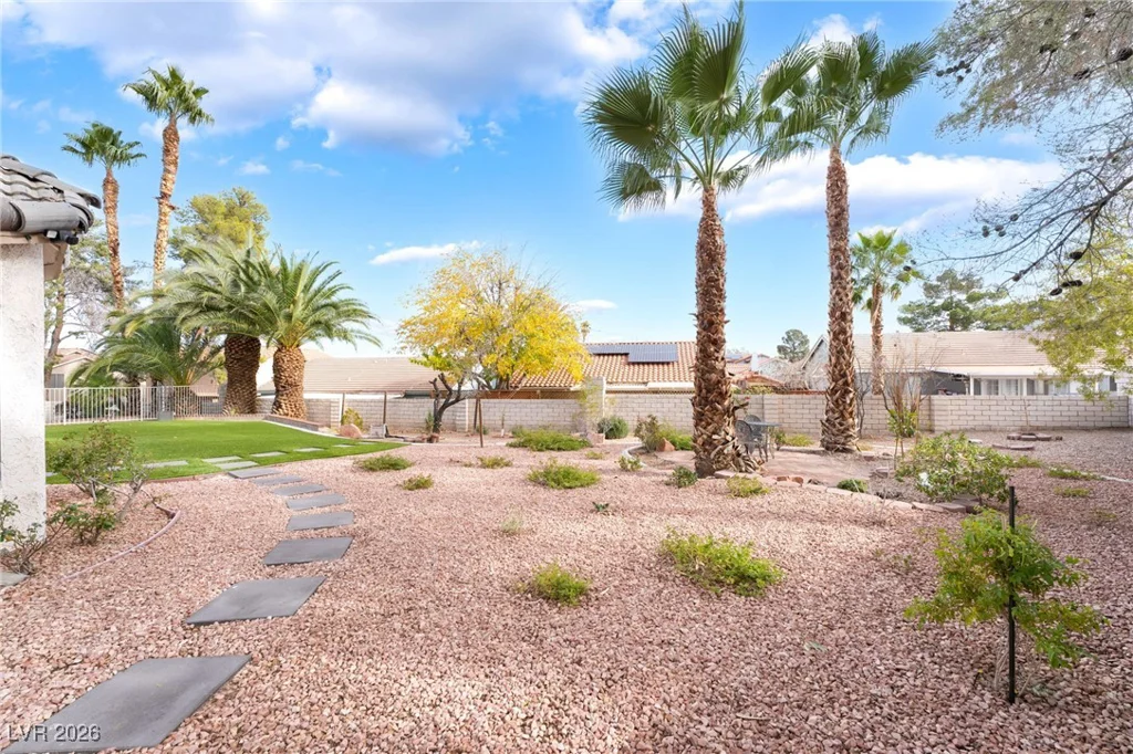8 Hummingbird, Henderson, NV 89014