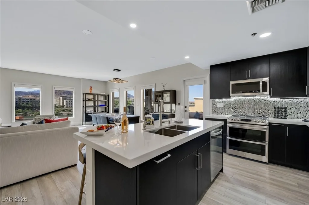 30 Strada Di Villaggio, Henderson, NV 89011