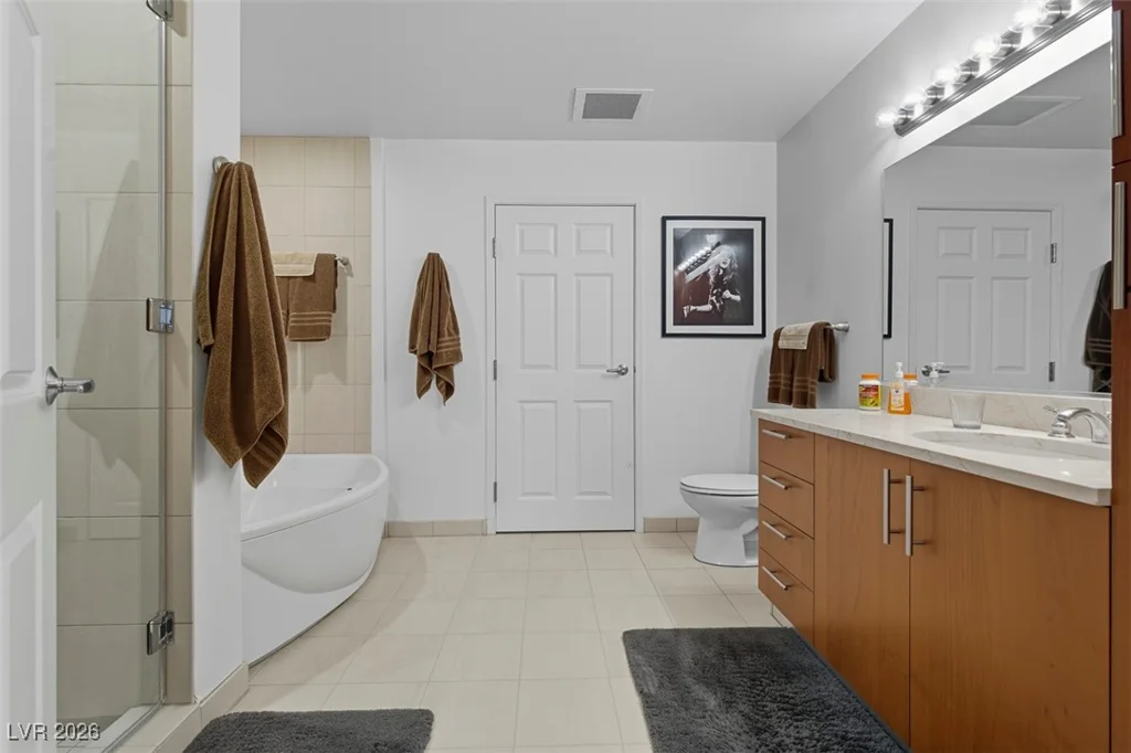 200 Sahara, Las Vegas, NV 89102