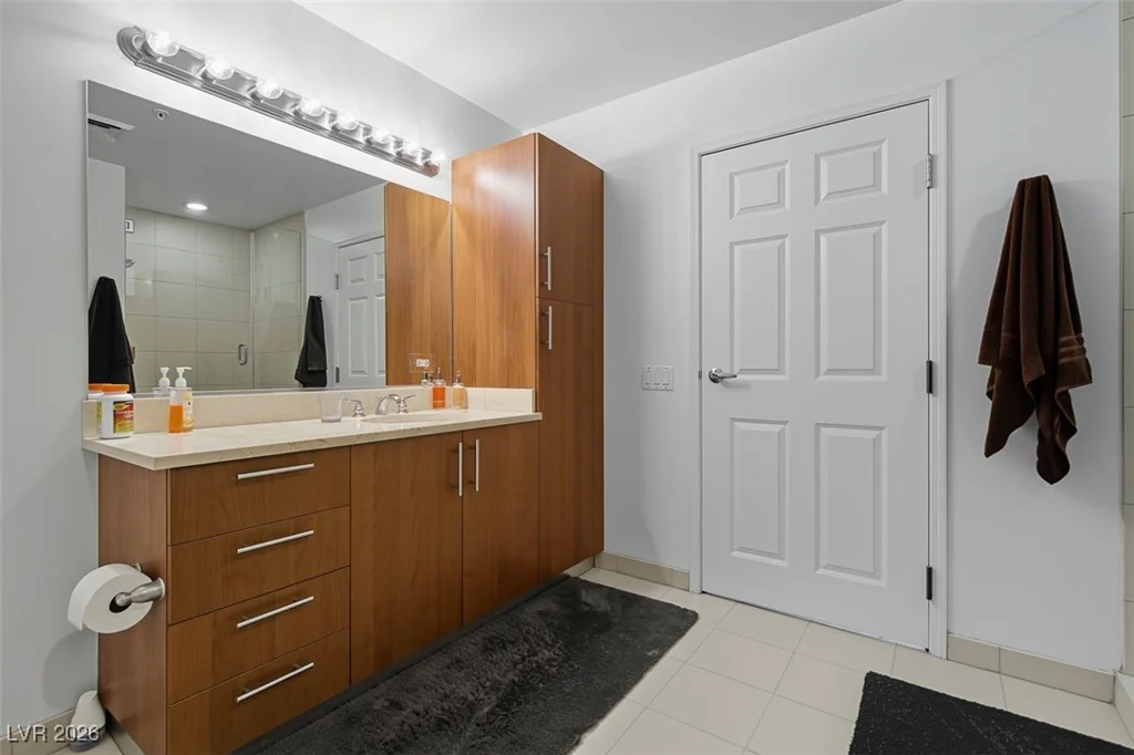 200 Sahara, Las Vegas, NV 89102