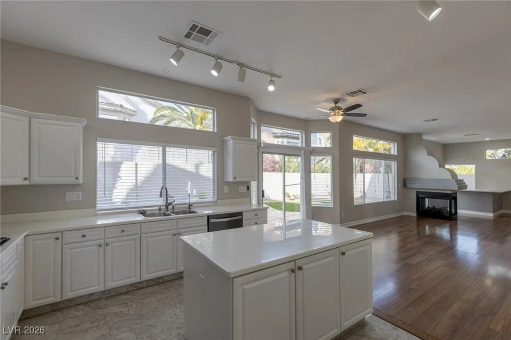 2084 Eaglepath, Henderson, NV 89074