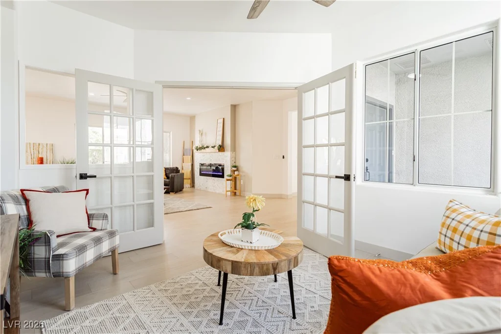 2589 Evansville, Henderson, NV 89052