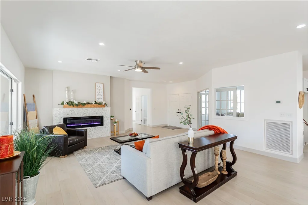 2589 Evansville, Henderson, NV 89052