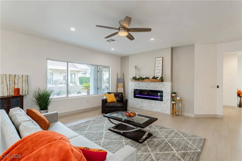 2589 Evansville, Henderson, NV 89052
