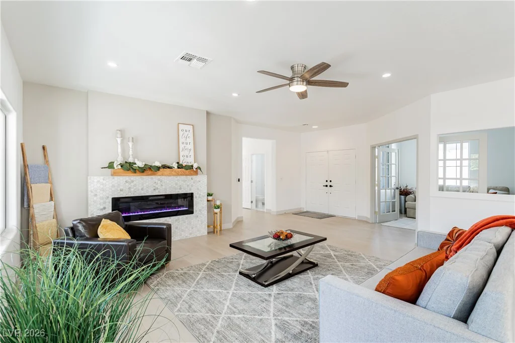 2589 Evansville, Henderson, NV 89052