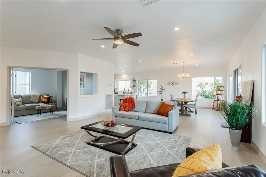2589 Evansville, Henderson, NV 89052