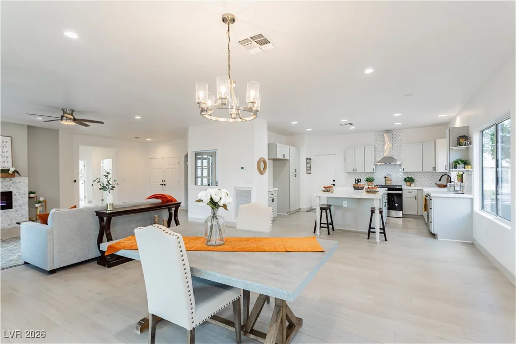2589 Evansville, Henderson, NV 89052