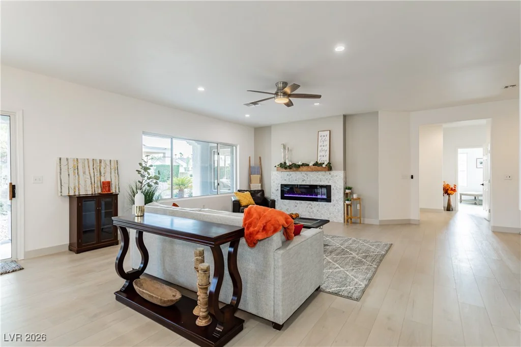 2589 Evansville, Henderson, NV 89052