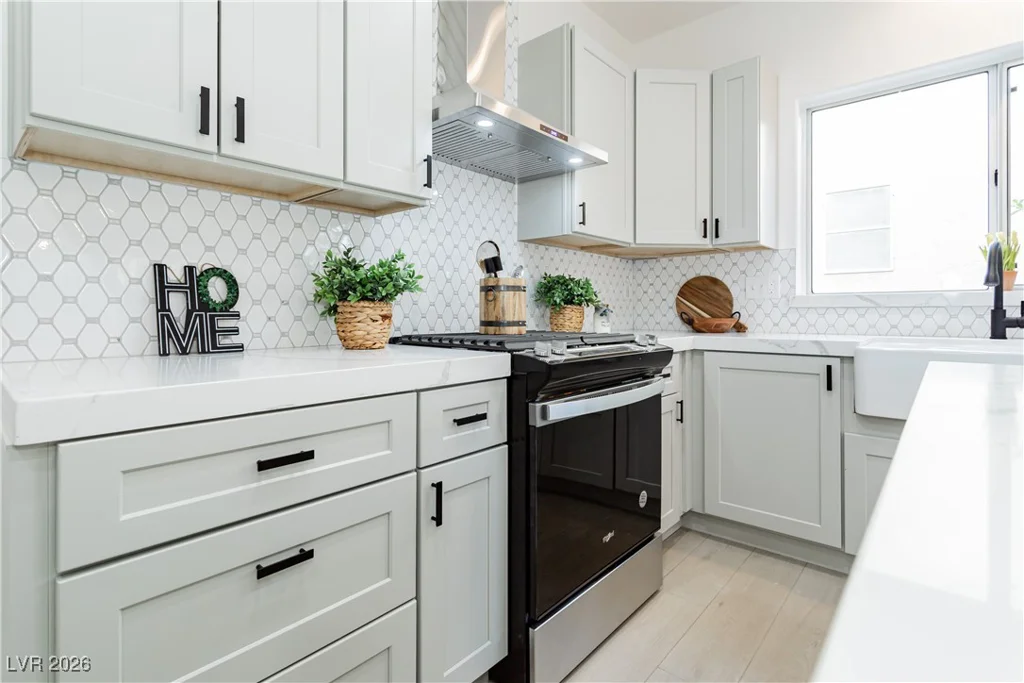 2589 Evansville, Henderson, NV 89052