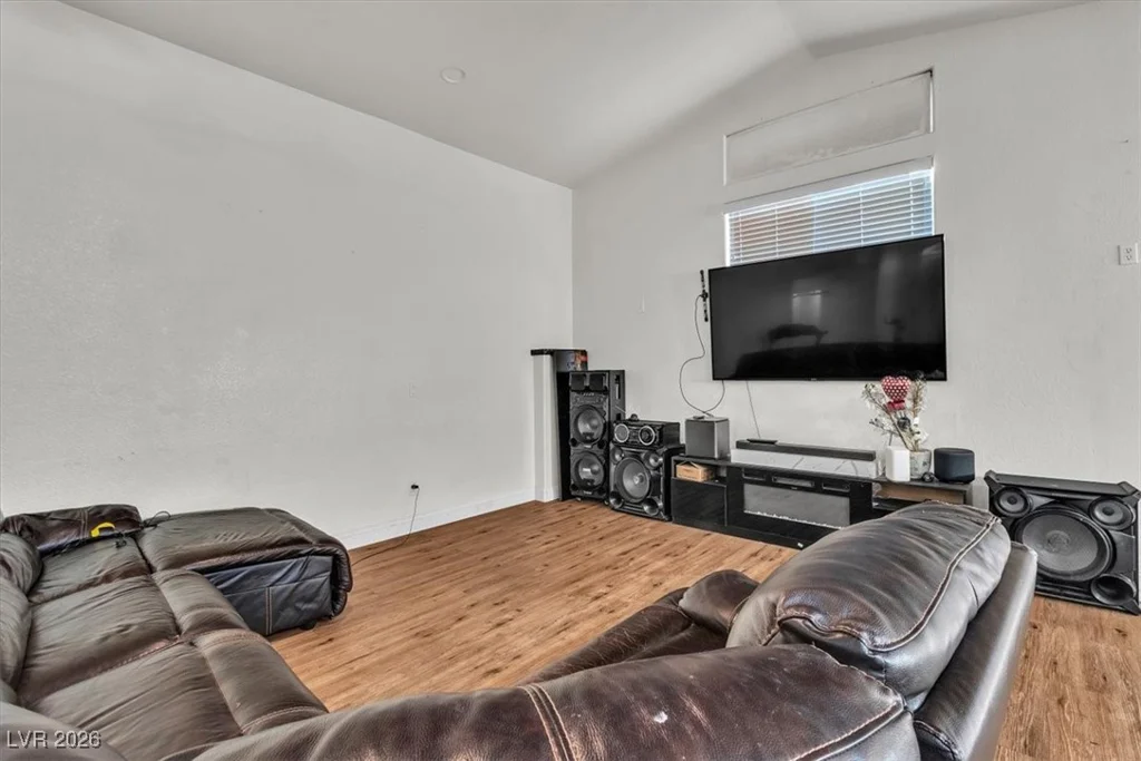 909 Nevada Blaze, North Las Vegas, NV 89081