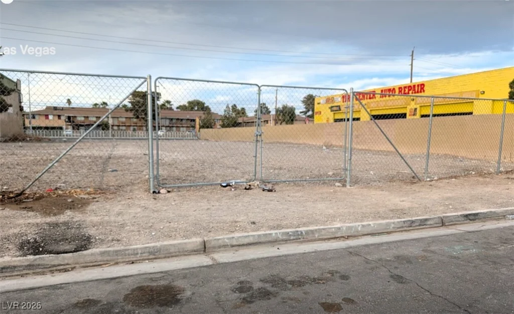 4835 Charleston, Las Vegas, NV 89104