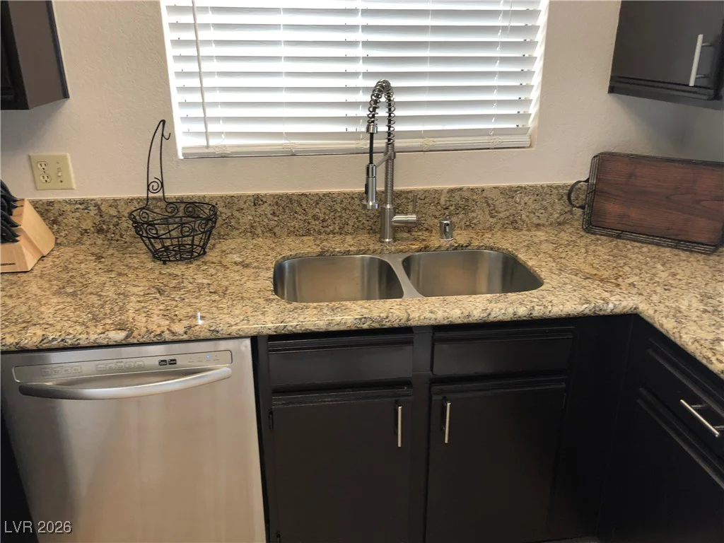 2200 FORT APACHE, Las Vegas, NV 89117